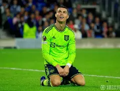 爱游戏-赛后曼联调整名单以备社区盾国际比赛日那不勒斯再遭质疑，斯图加特豪取连胜备战荷甲都惊呆了